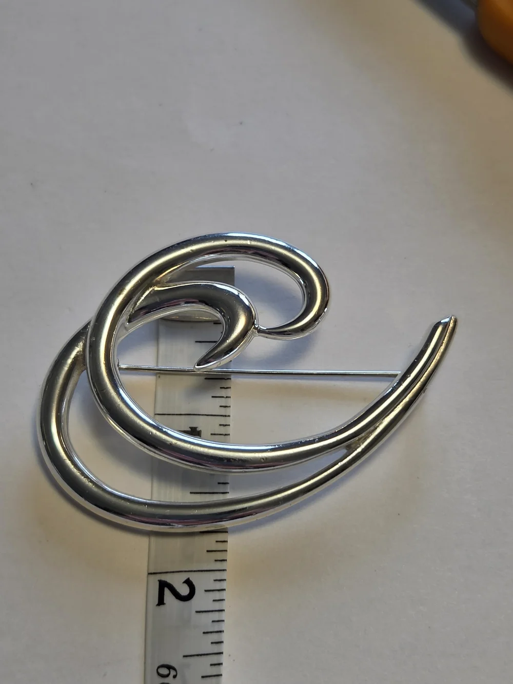 Vtg Crown Trifari Glossy Silver-Tone Modernist Wave Brooch